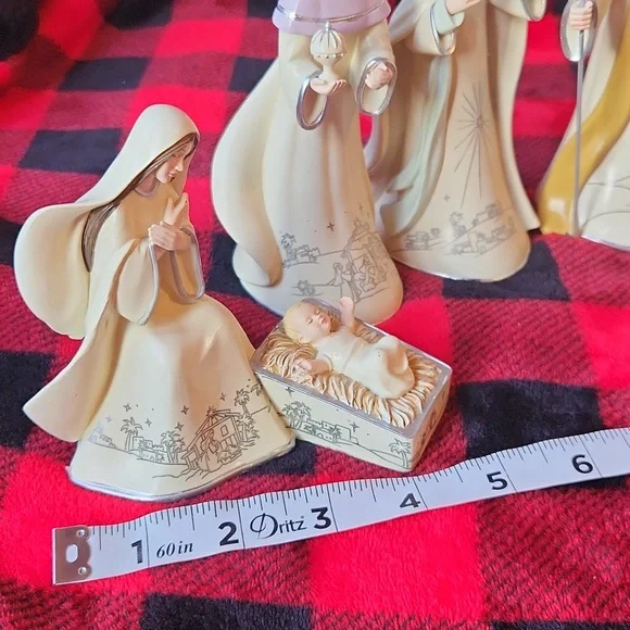 Hawthorne  Village, Christmas Holiday, Off-White Nativity Scene Set Decoration - Picture 10 of 16